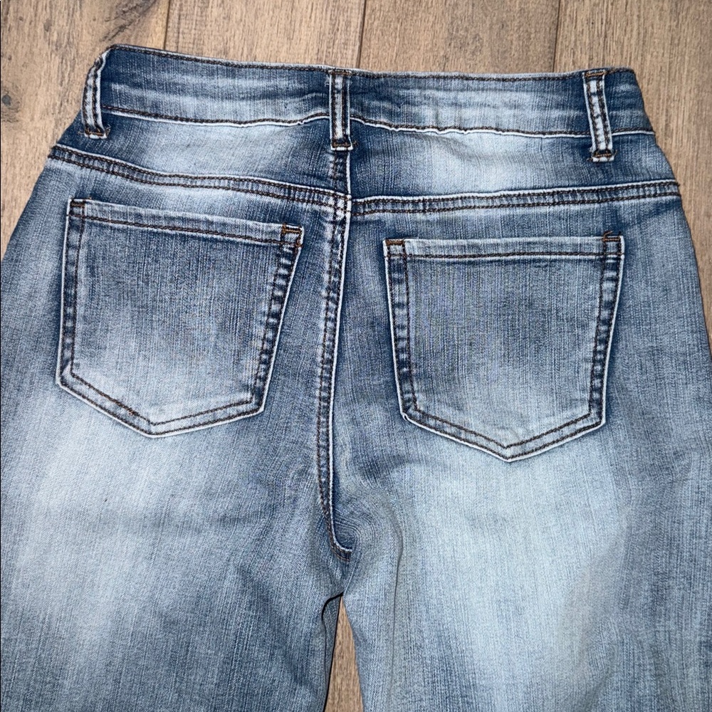 9th & Main Floral Embroidered Stretch Straight Jeans - Picture 4 of 6